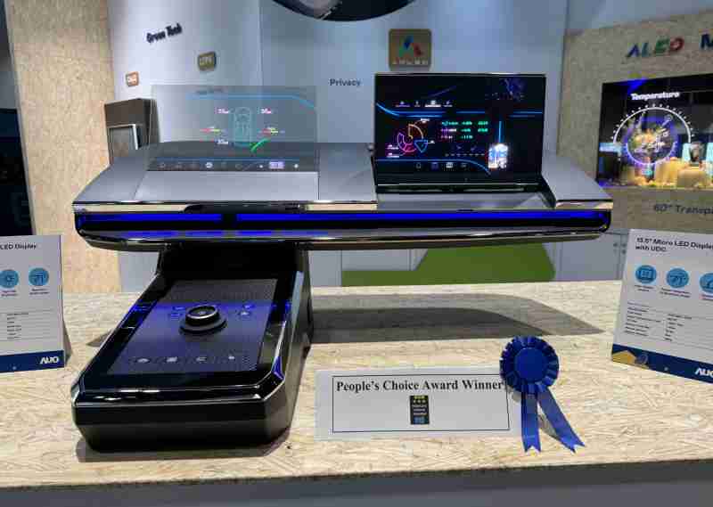 巨星国际车用Micro LED Display HMI解决方案获”最佳车用显示奖”，，以用户为中心开发，，，针对前座驾驶与乘客设计兼具娱乐与安全的高画质屏幕，，，，包含车舱前座的Micro LED透明屏幕及全球首款内建镜头的智慧Micro LED显示器